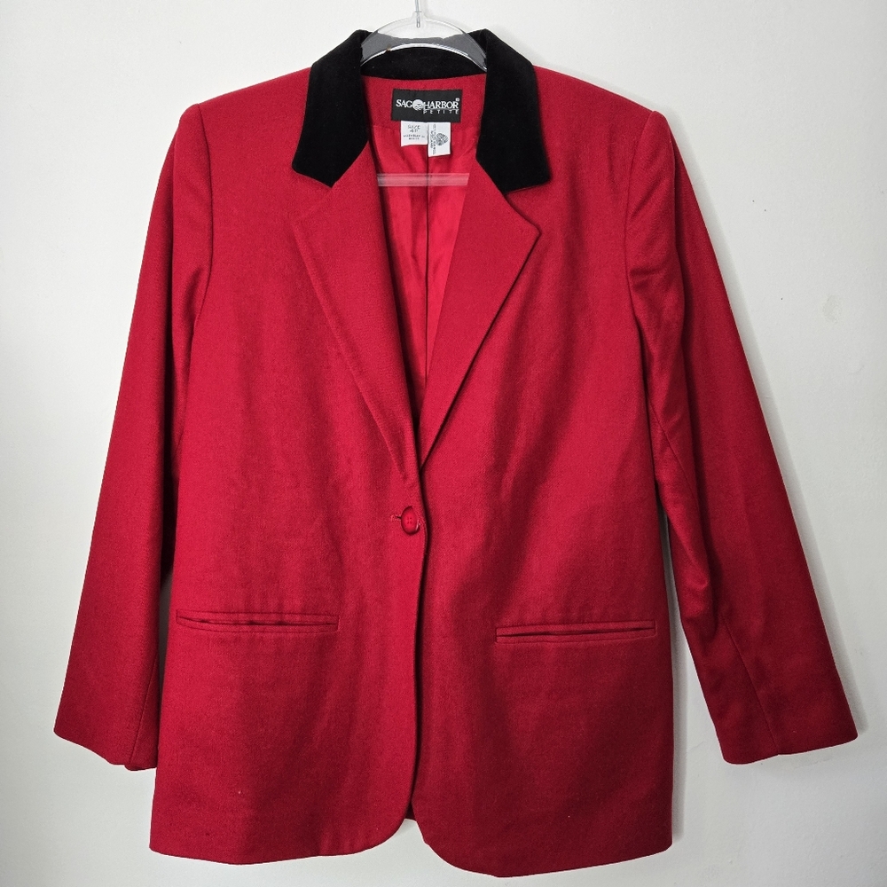 Vintage Sag Harbor Red 100% Wool Blazer Size 4P Black Velvet Collar Lined